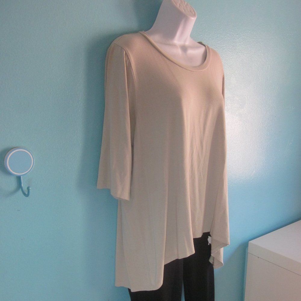 Cut Loose Brand Womens Size L Tunic Length Asymmetric Hem Stretch Tee Lt. Gray